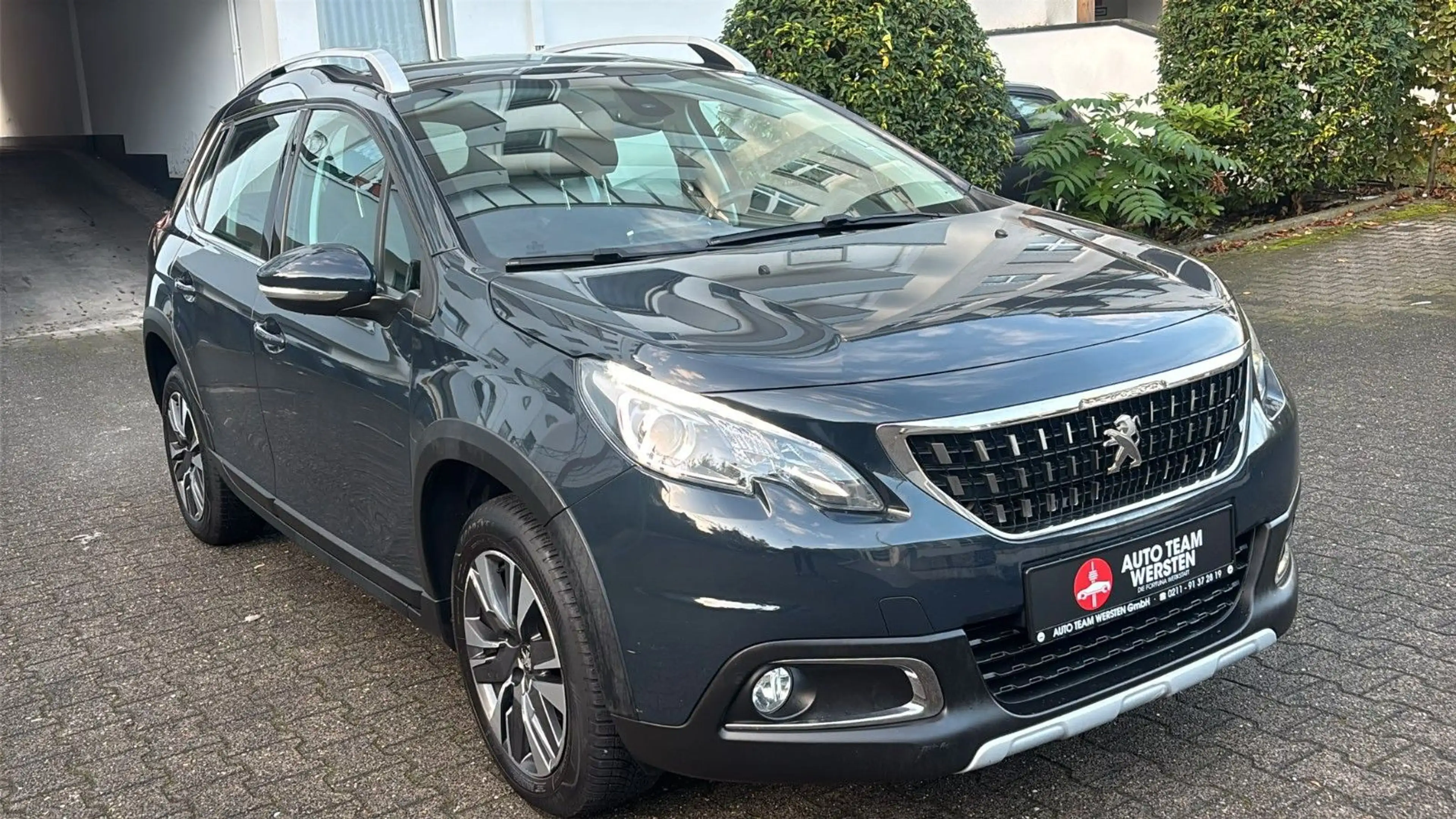 Peugeot 2008 Allure *1.2Benzin* *Automatik* — photo 8