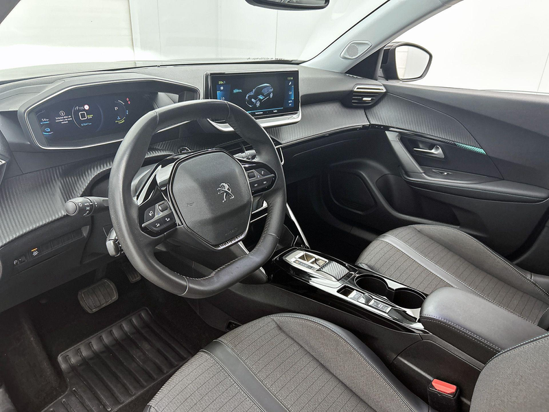 Peugeot e-2008 SUV EV Allure Pack 50 kWh 136pk | Navigatie | Acht — photo 12