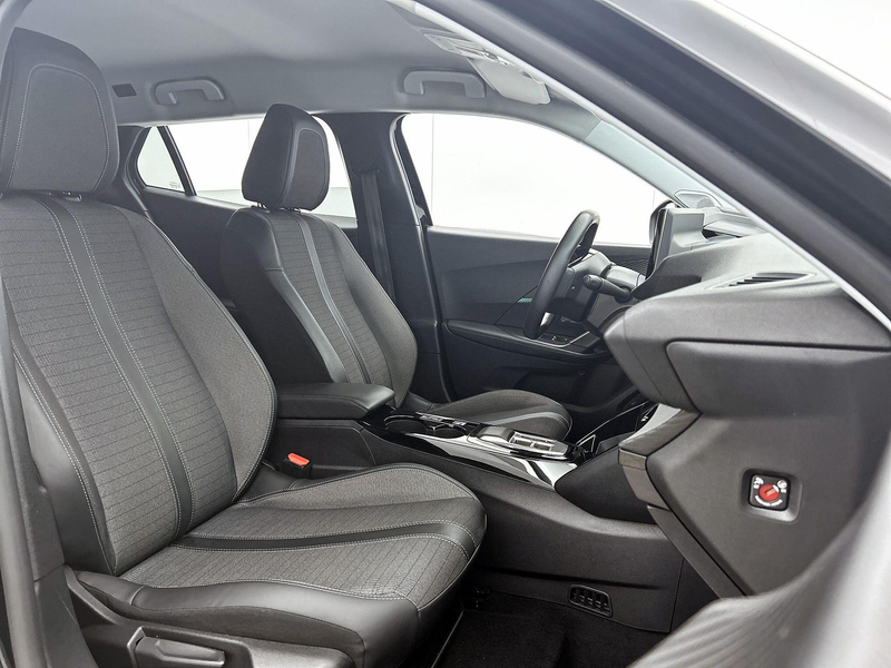 Peugeot e-2008 SUV EV Allure Pack 50 kWh 136pk | Navigatie | Acht — photo 15