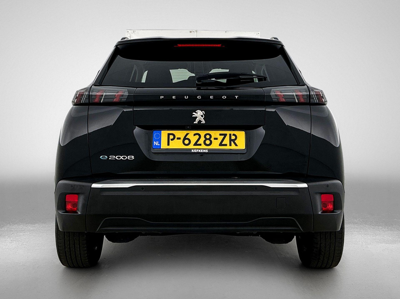 Peugeot e-2008 SUV EV Allure Pack 50 kWh 136pk | Navigatie | Acht — photo 6