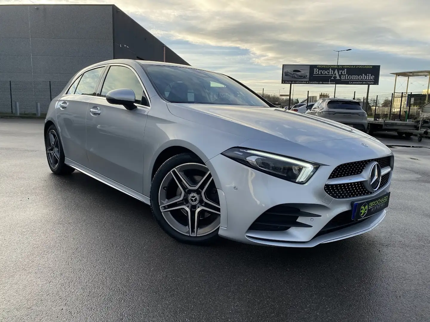 Mercedes-Benz A 180 A 180 (177.084) DCT Gris - 2