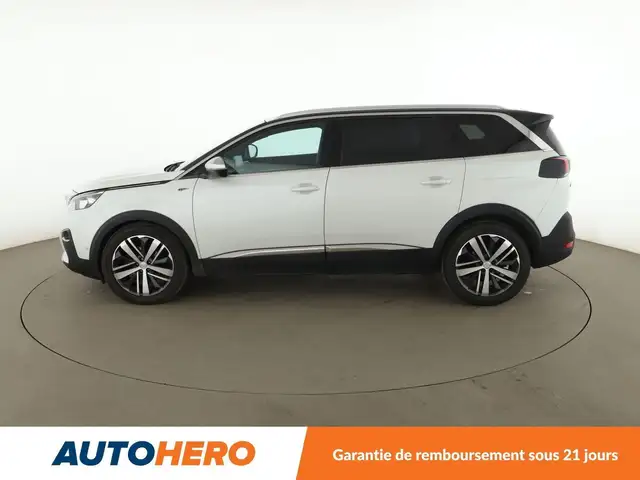 Peugeot 5008 view 3