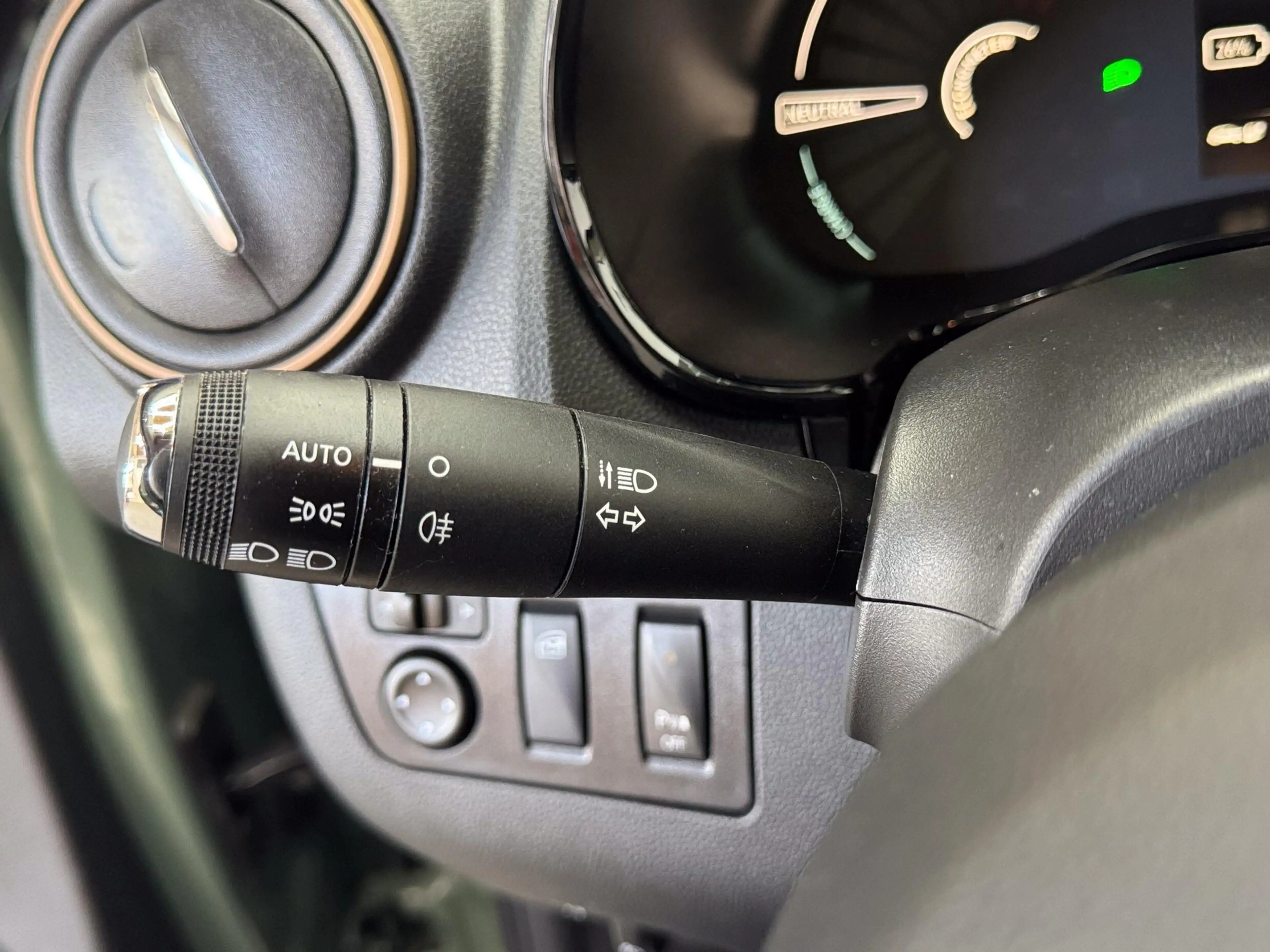 Dacia Spring EXTREME 65 ELECTRIC 26,8kWh NAVI RFK PDC 26,8kW... — photo 14
