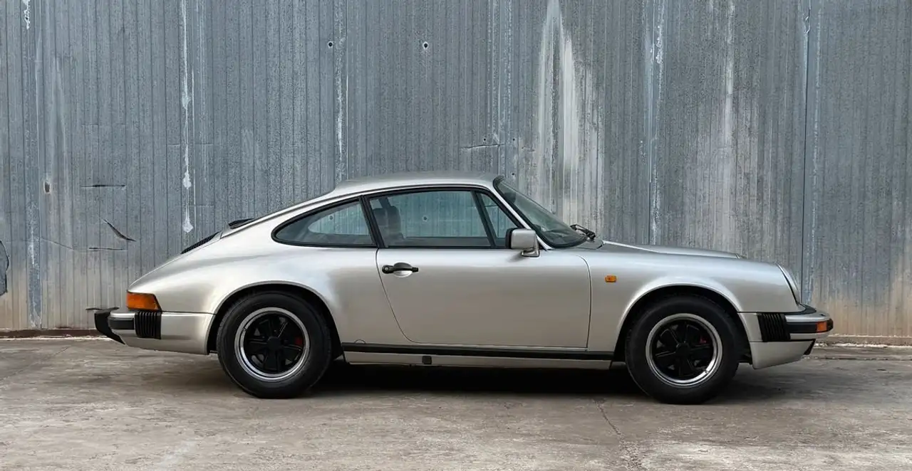 Porsche 911 Carrera 3.2 Coupé Zinc Metallic L956, foto 1