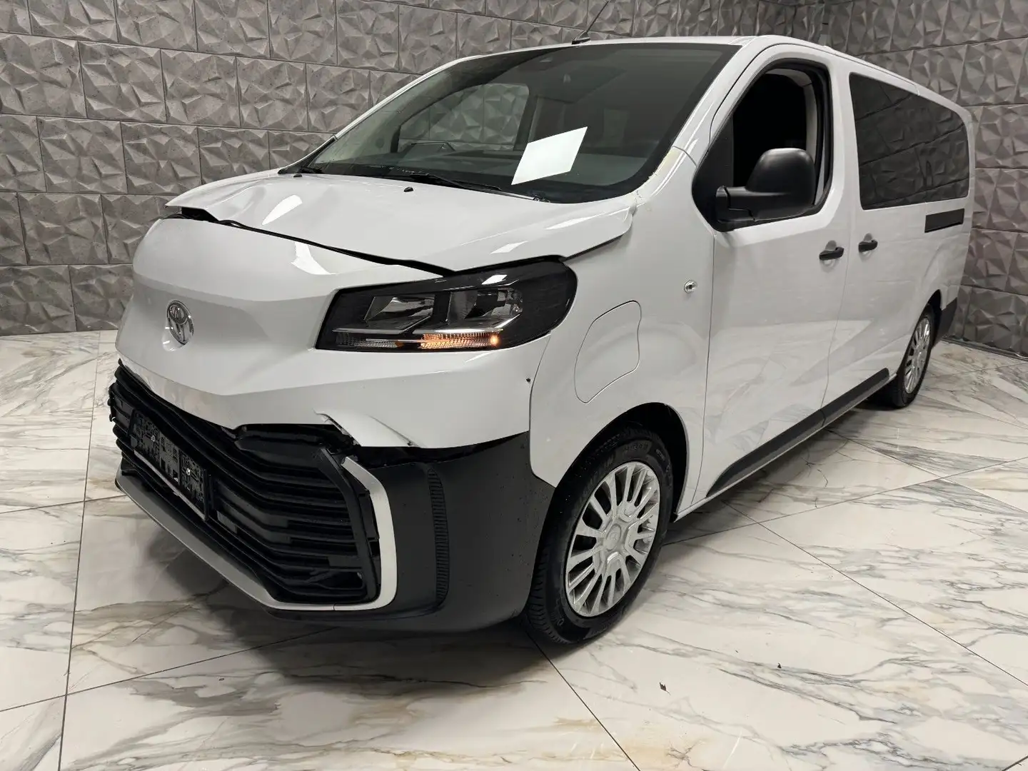 Toyota Sonstige Proace Electric 100kW 75kWh L2 Comfort Auto Weiß - 2