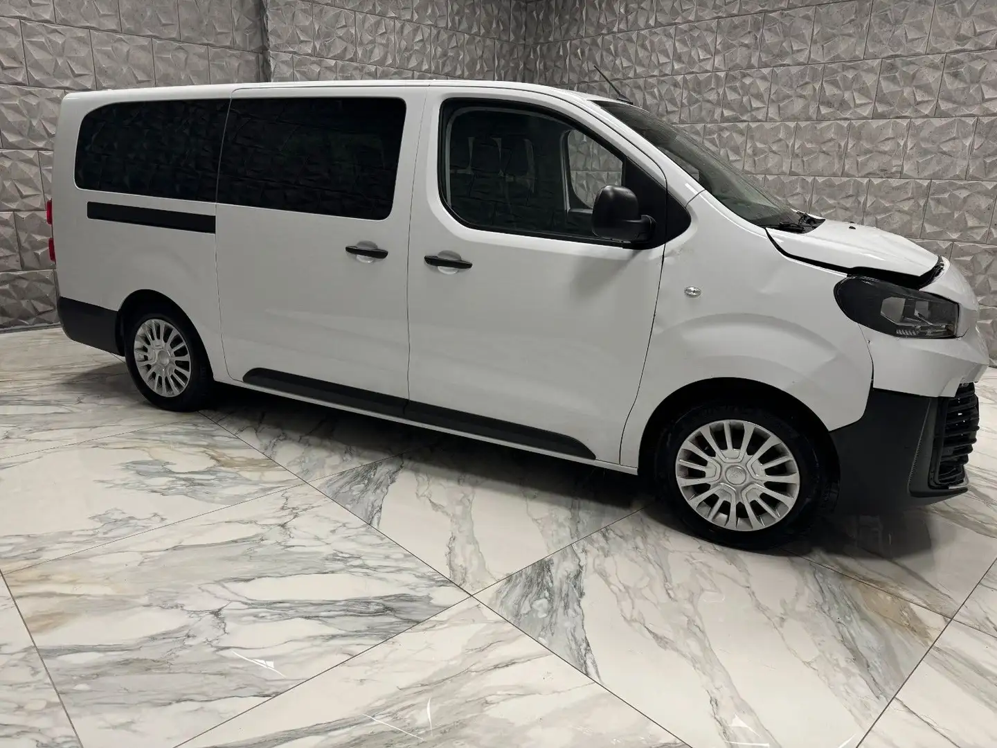 Toyota Sonstige Proace Electric 100kW 75kWh L2 Comfort Auto Weiß - 1