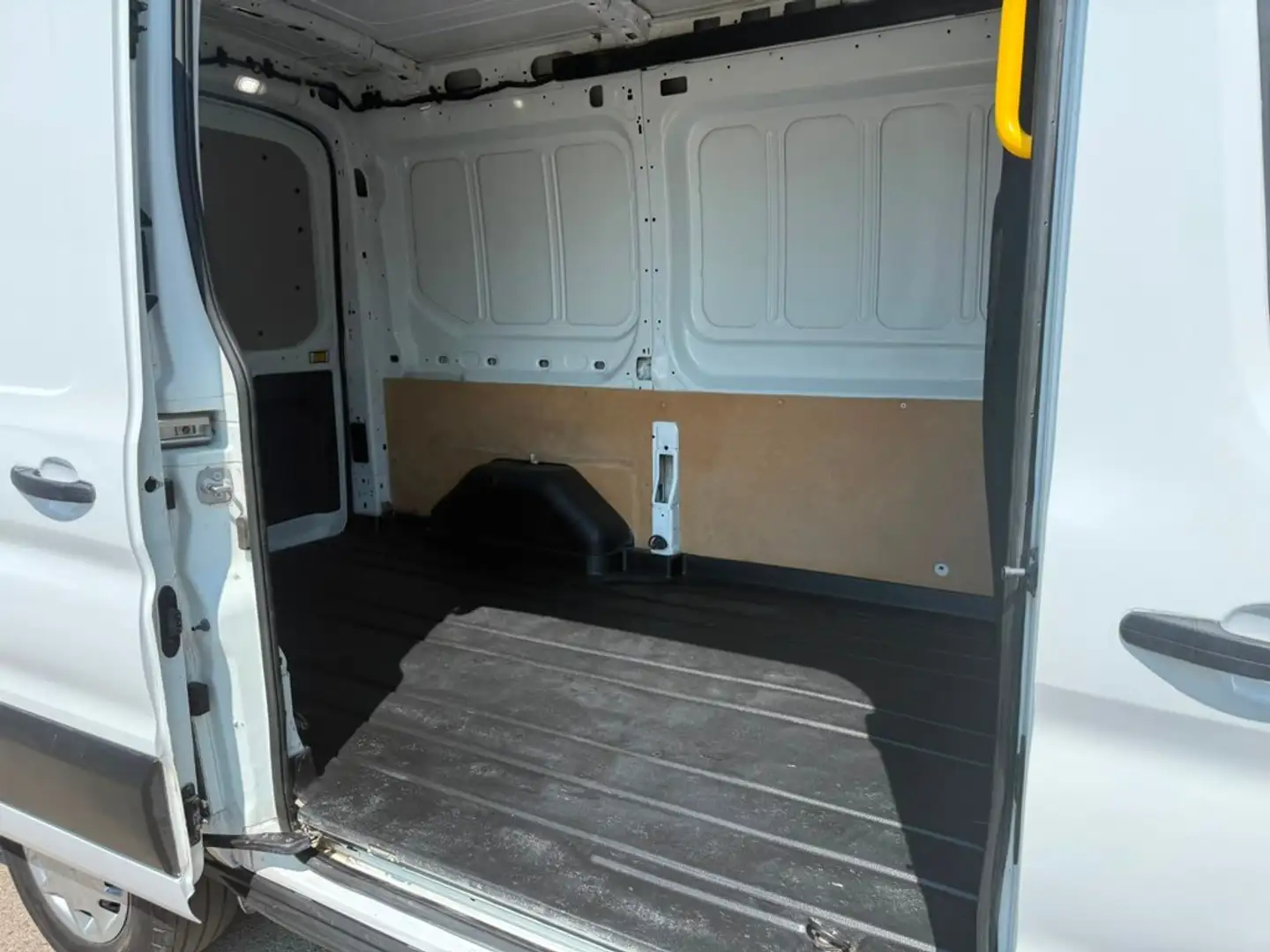 Ford Transit 350 96kW L2H2 Van Trend FWD Blanco - 2