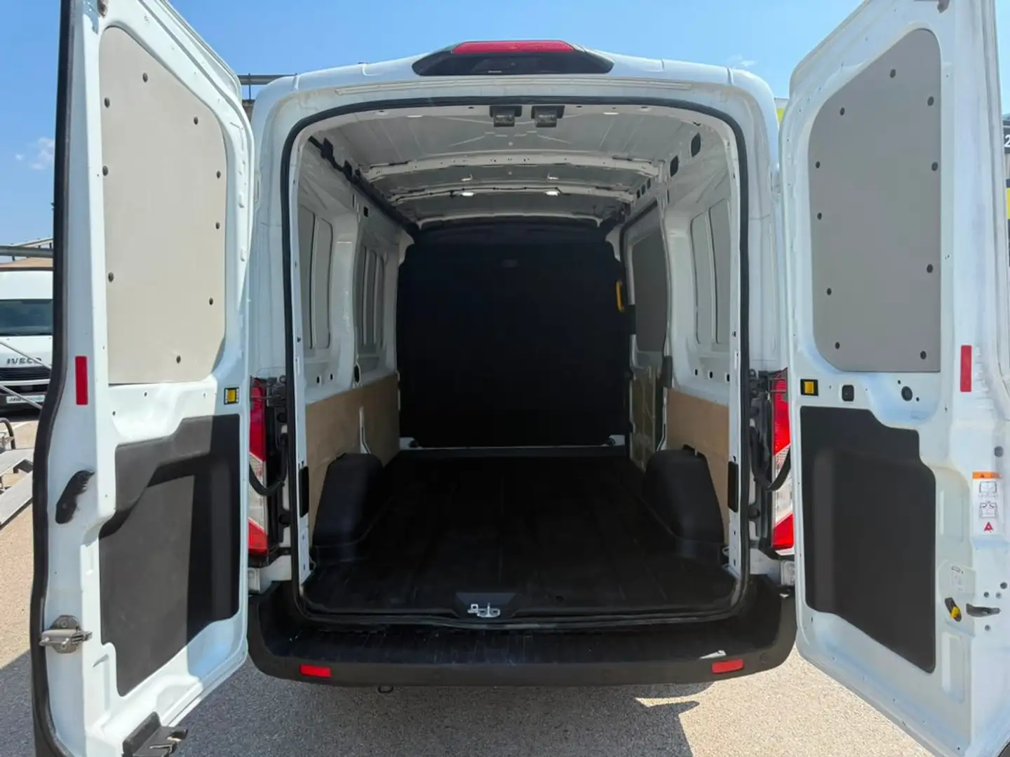 Ford Transit 350 96kW L2H2 Van Trend FWD Blanco - 1