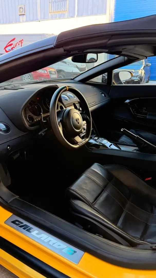 Lamborghini Gallardo Deportivo Automático de 2 Puertas Amarillo - 2
