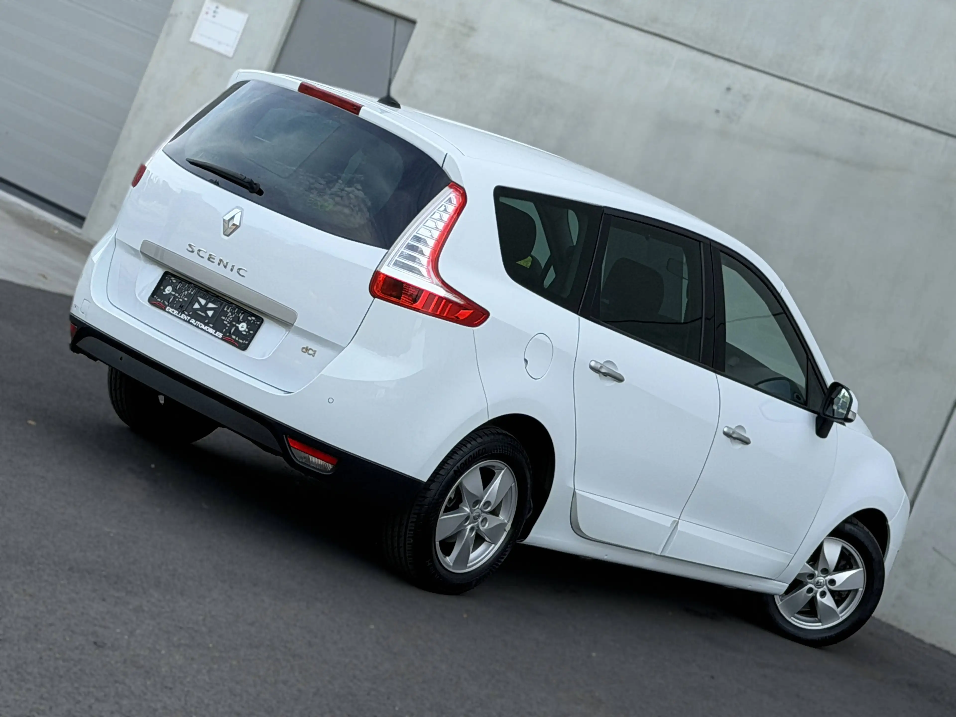Renault Scenic Scenic 1.5 dCi EDC/BOITE AUTO/BLUETOOTH/GPS/CRUISE/GARANTIE 12 MOIS — photo 4