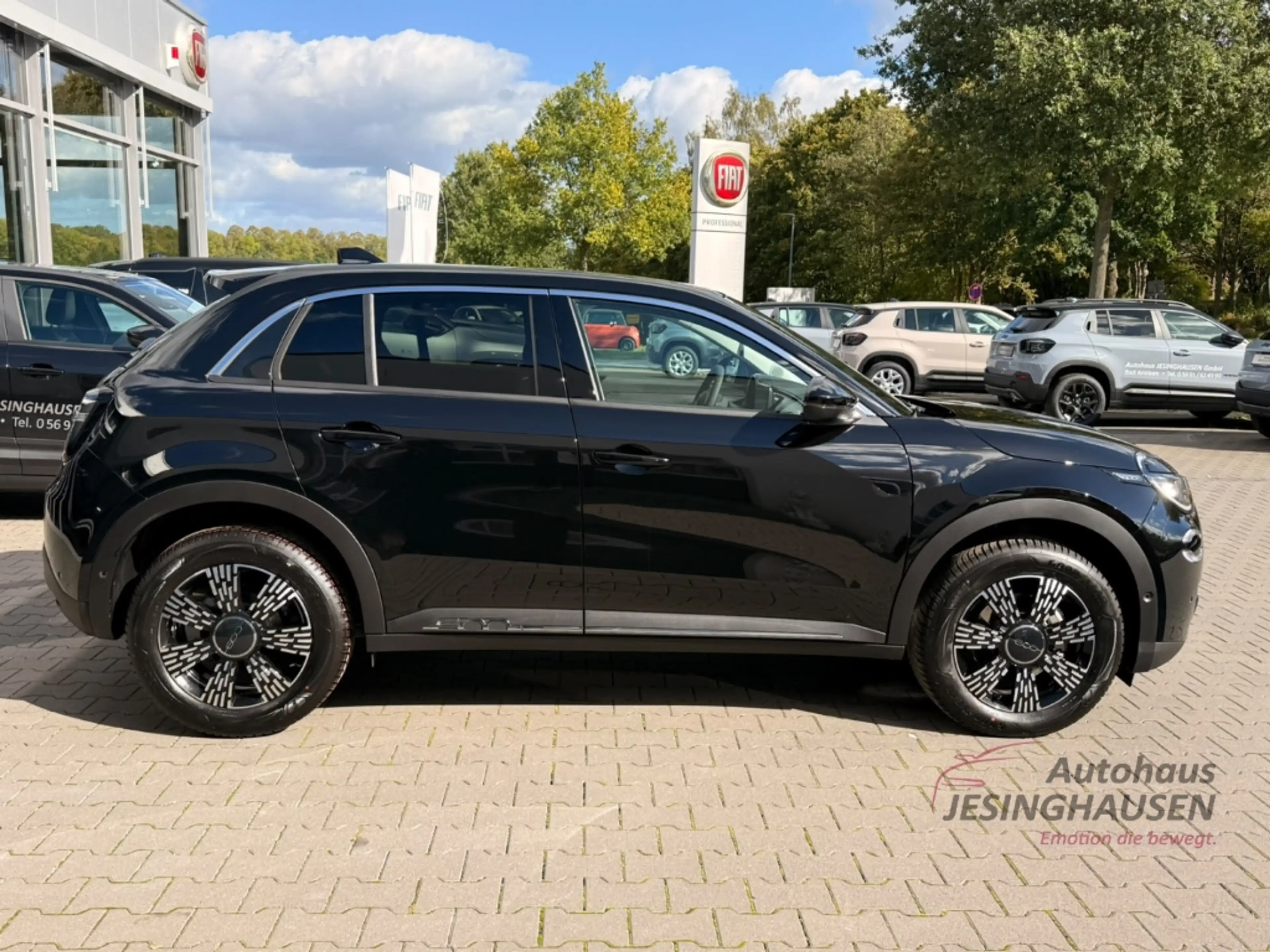 Fiat 600 Hybrid La Prima Navi*LED*SHZ*RFK*360°PDCEl. Heckkl — photo 4