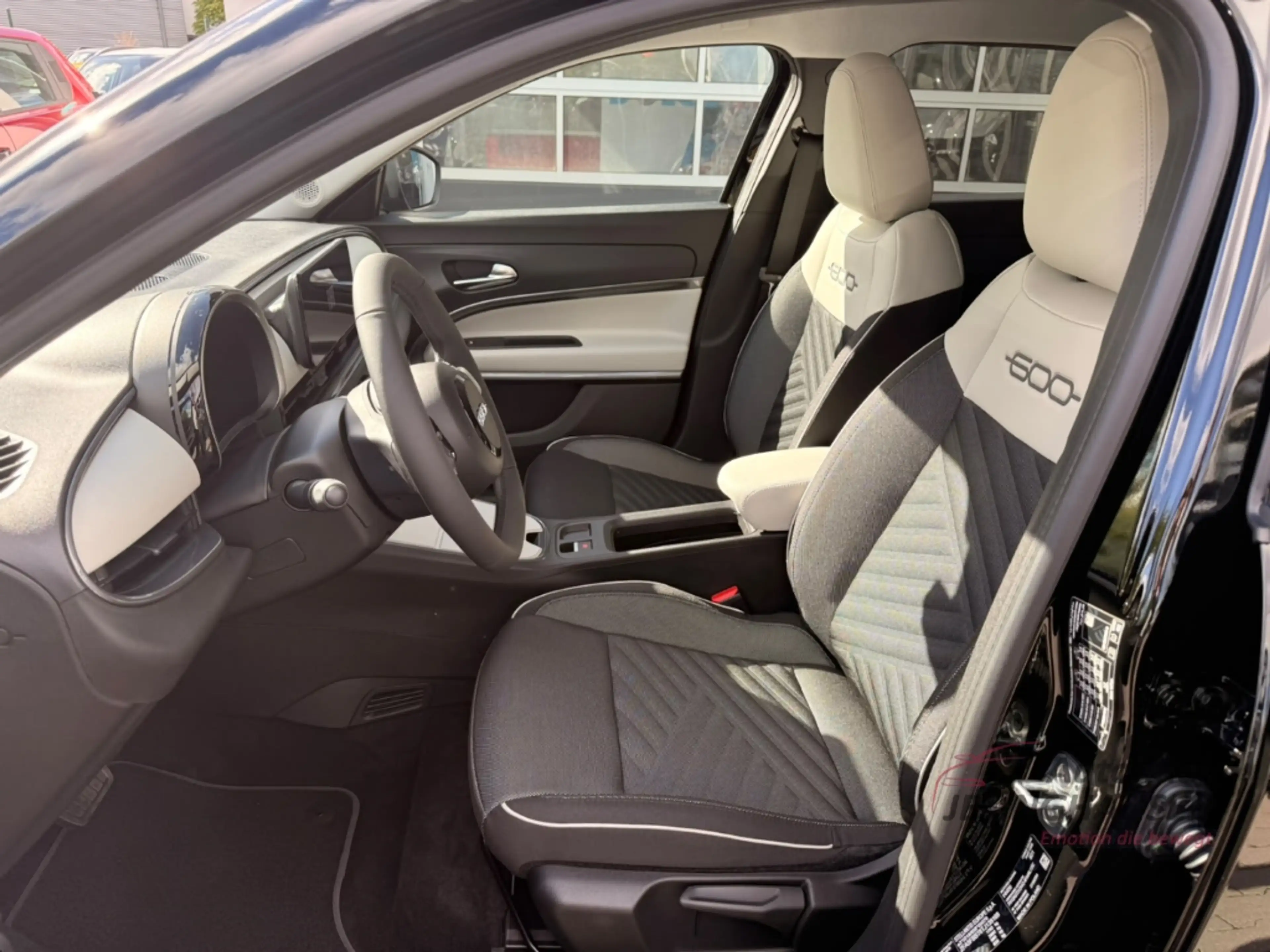Fiat 600 Hybrid La Prima Navi*LED*SHZ*RFK*360°PDCEl. Heckkl — photo 14