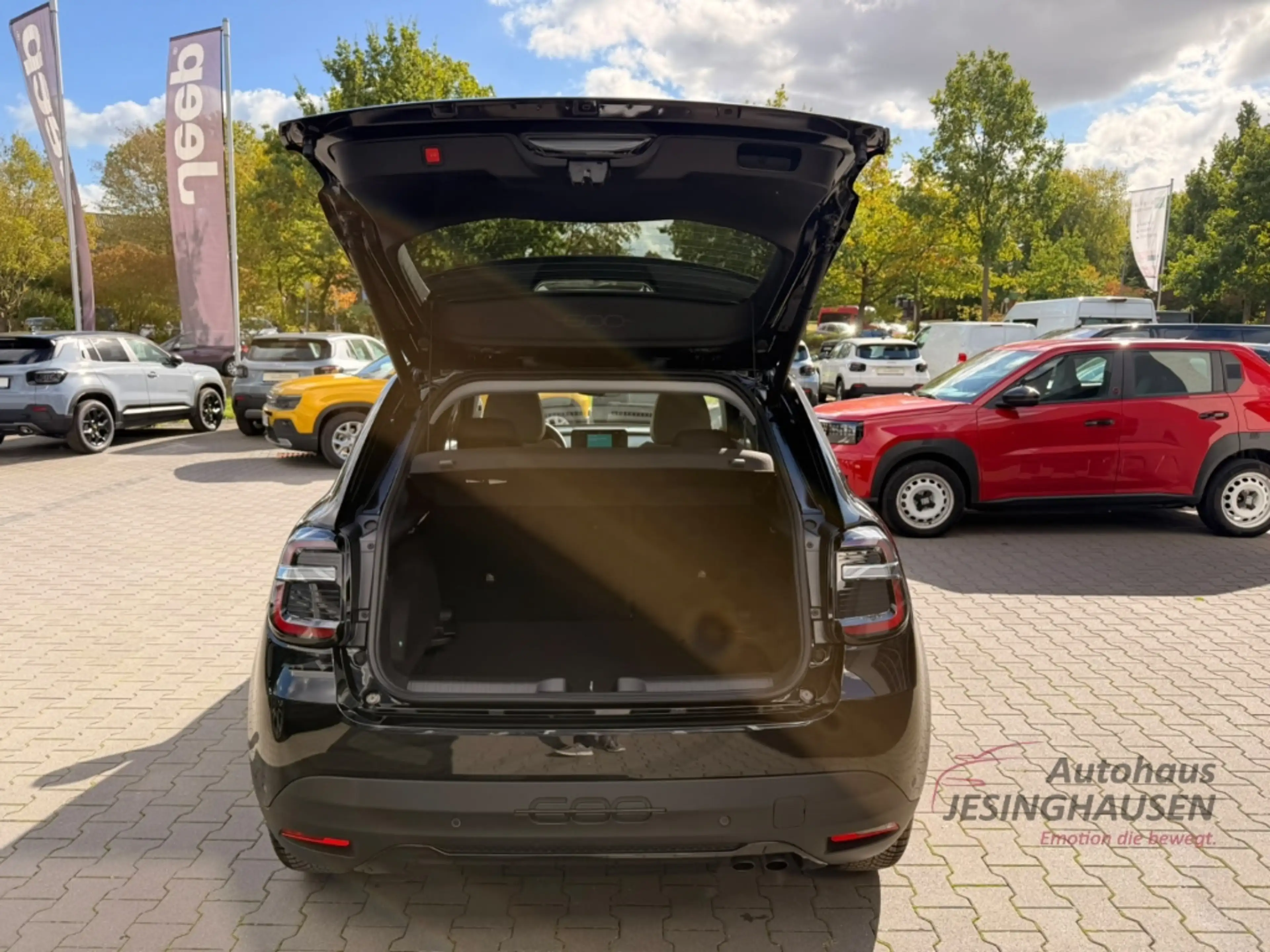 Fiat 600 Hybrid La Prima Navi*LED*SHZ*RFK*360°PDCEl. Heckkl — photo 7