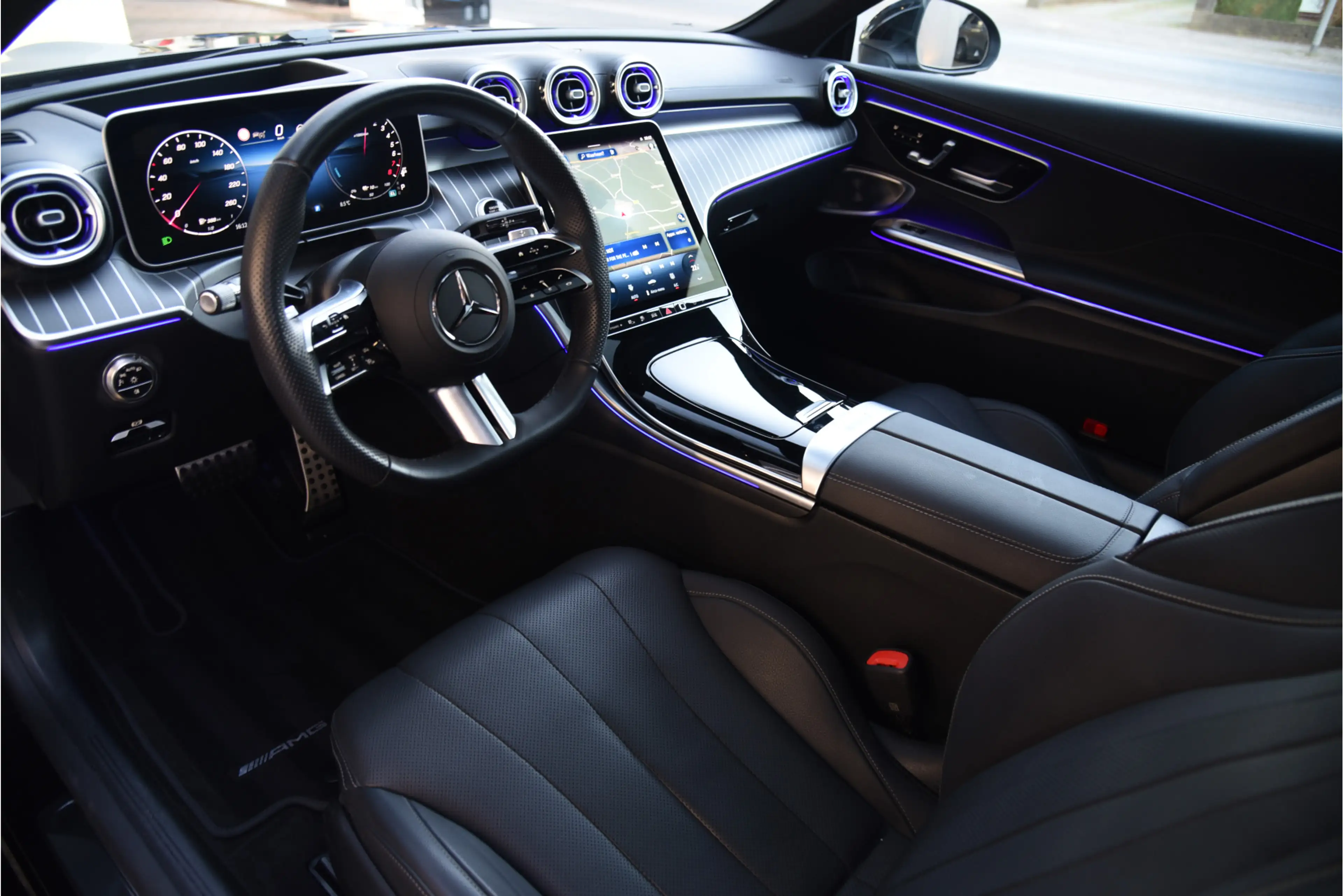 Mercedes-Benz CLE 300 Coupé e AMG Line — photo 6