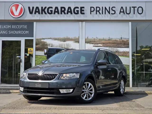 Skoda Octavia Combi 1.0 TSI Greentech Ambition Business |TREKHAA