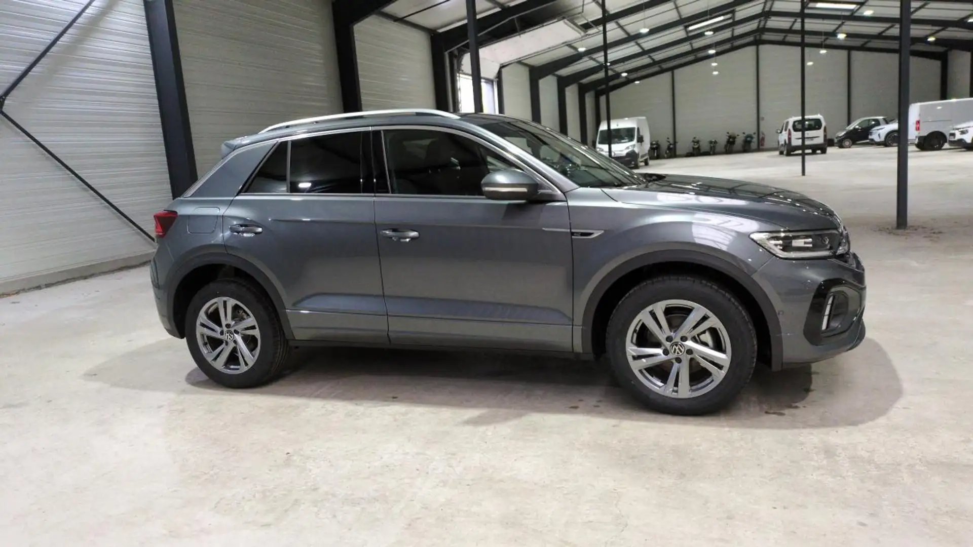 Volkswagen T-Roc 1.5 tsi evo2 150 start/stop dsg7 r-line edition + matrix led + sieges chauffants Gris - 1