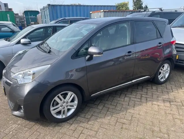 Toyota Verso-S 1.3 VVT-i Dynamic 1e eigenaar | Pano.Dak | 109.825