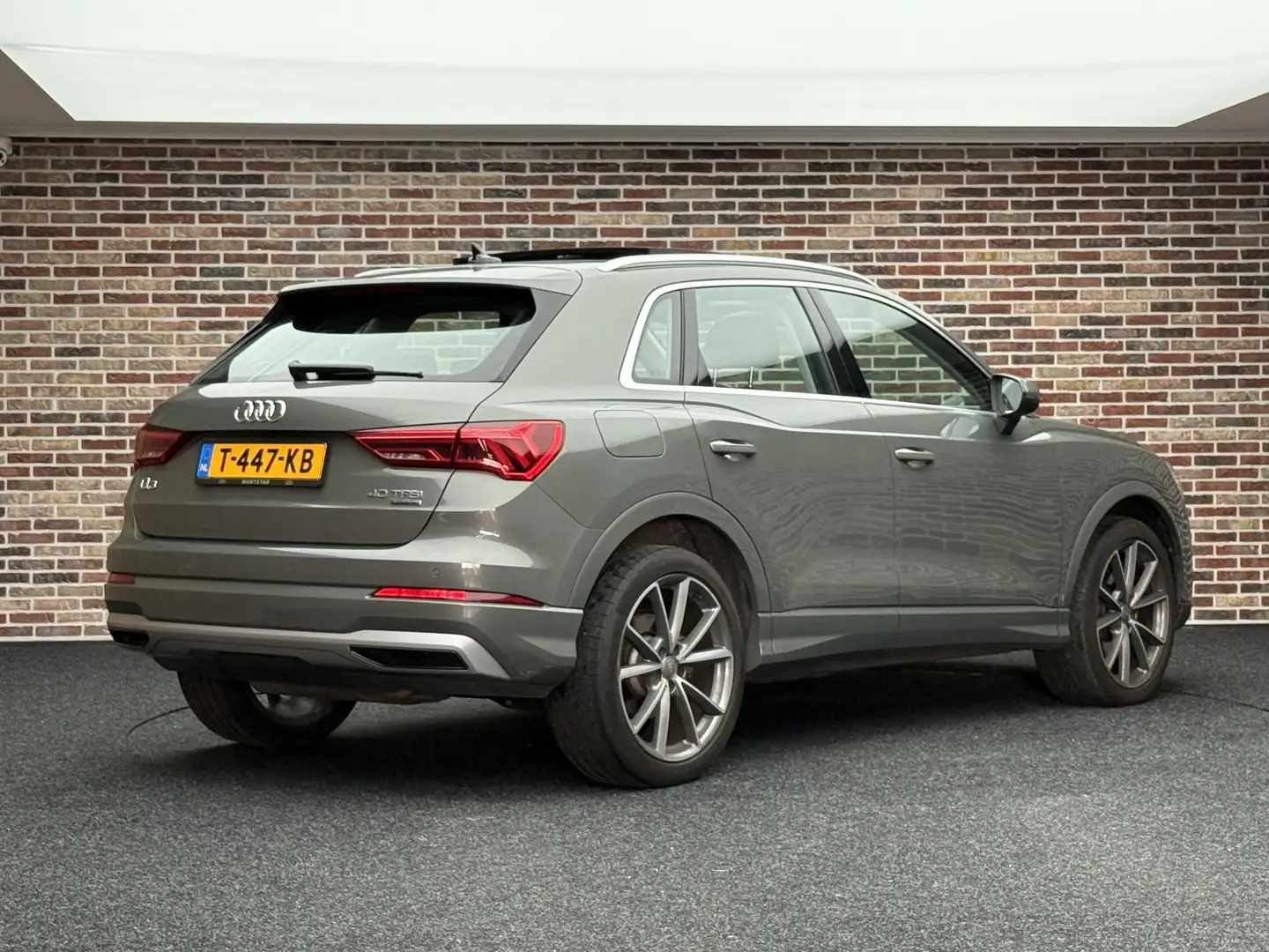 Audi Q3 40 2.0TFSI 190PK quattro VIRTUAL DAK LEDER CAMERA Grigio - 2