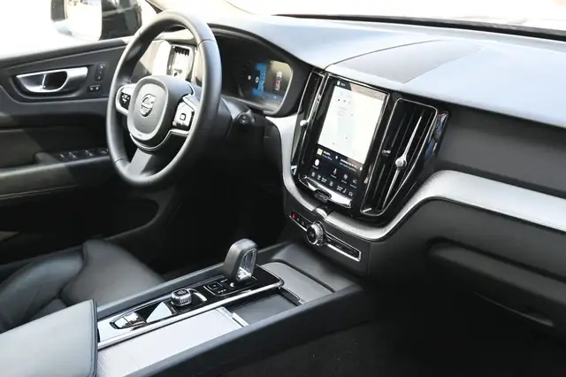 Volvo XC60 view 13