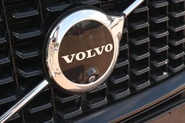 Volvo XC60 view 9