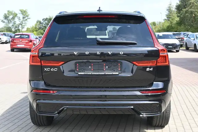 Volvo XC60 view 4