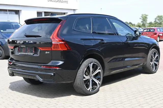 Volvo XC60 view 5