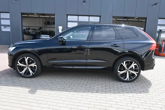 Volvo XC60 view 2