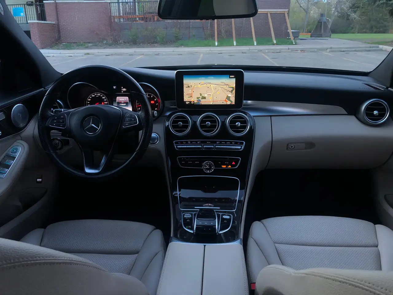 Mercedes-Benz C-Class снимка Mercedes-Benz C-Class