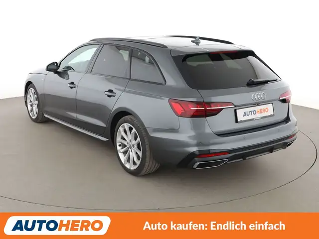 Audi A4 view 4