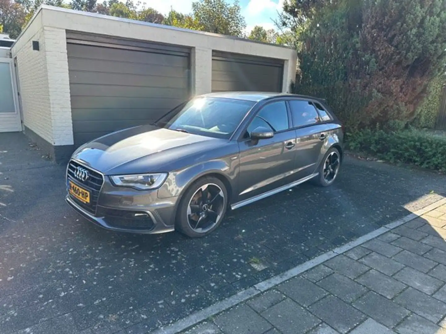 Audi A3 A3+1.8+TFSI+Ambit.+PL+S Grijs - 1
