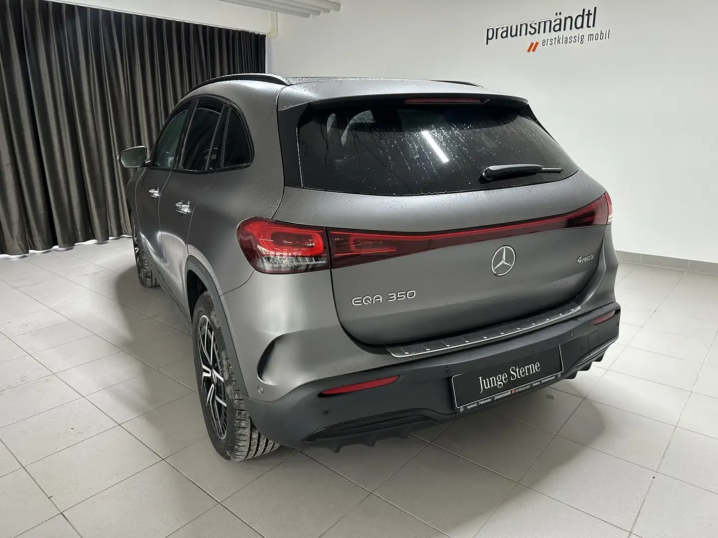 Mercedes-Benz EQA 350 4M AMG/Night/19"/Panorama/DISTR./LED/AHK Grau - 2