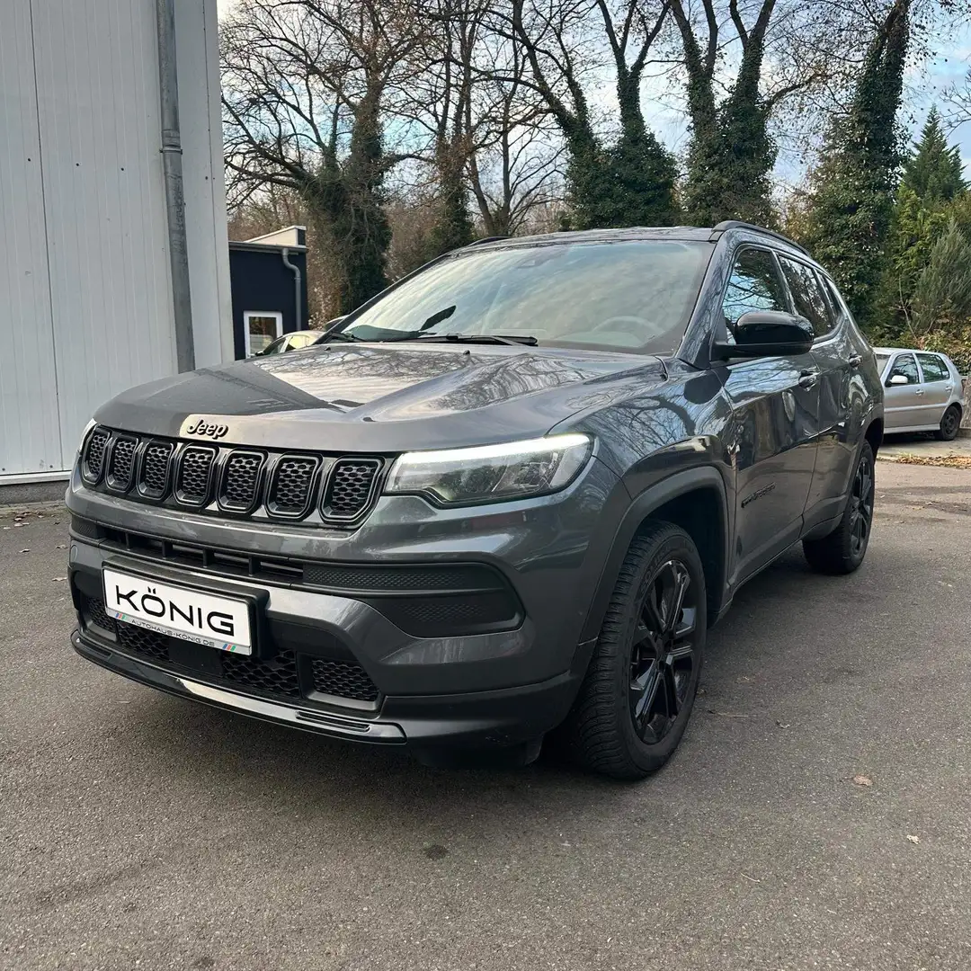 Jeep Compass e-Hybrid MY23 Night Eagle 1.5l T Grau - 1