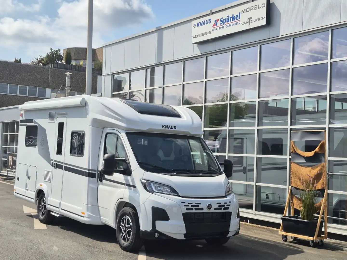 Knaus L!VE WAVE 650 MF Platinum Selection Wit - 2