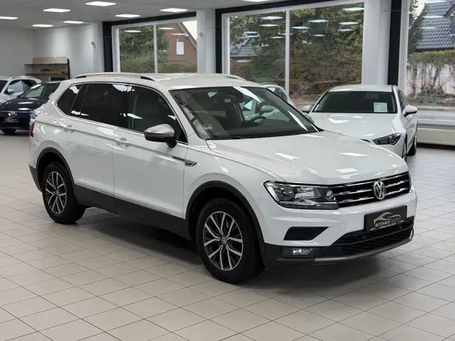 Volkswagen Tiguan Allspace Comfortline /7SITZER/MEMORY/TOTW