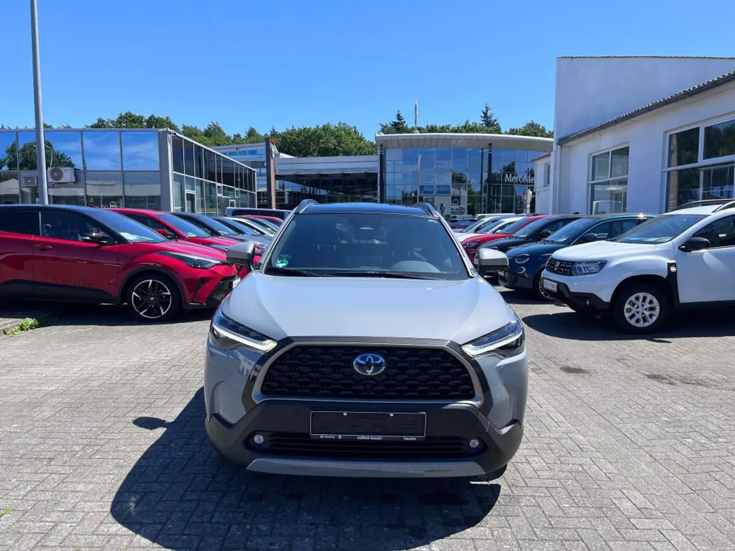 Toyota Corolla Cross Hybrid 2.0 VVT-i Lounge Grijs - 1