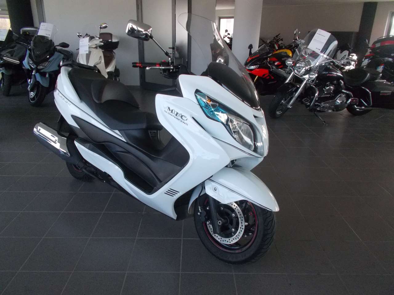 Suzuki Burgman 400 LUX