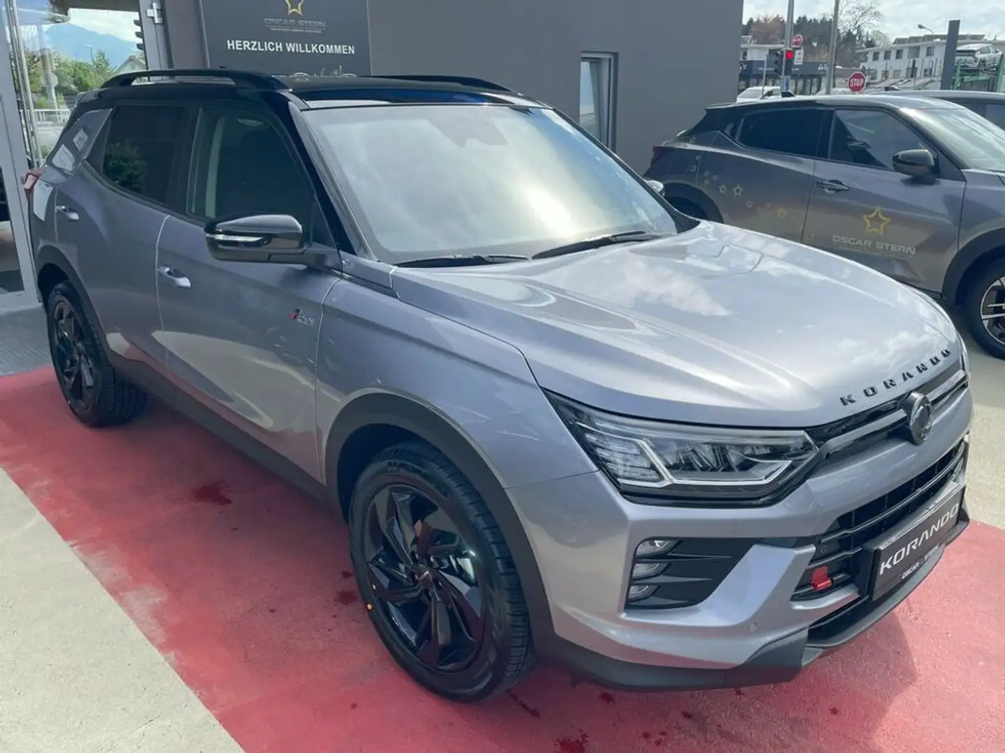 KGM Korando KGM Benzin Smart Aut. Black Paket Szürke - 1