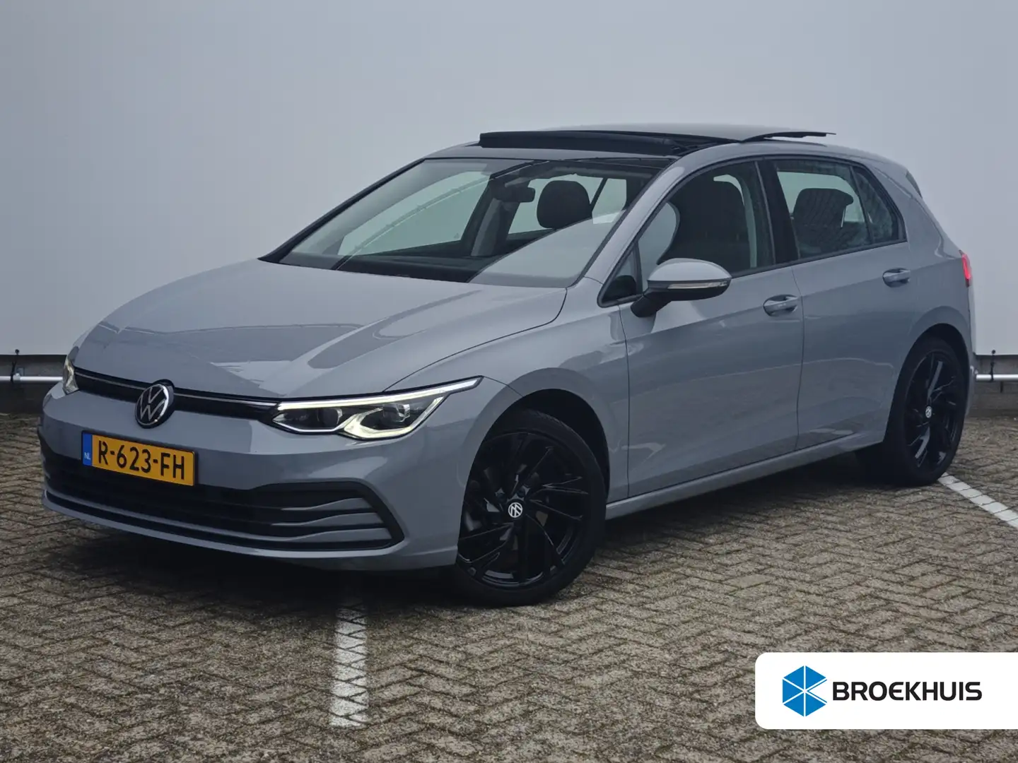 Volkswagen Golf 1.5 eTSI Style | Achterbank in delen neerklapbaar Grigio - 1