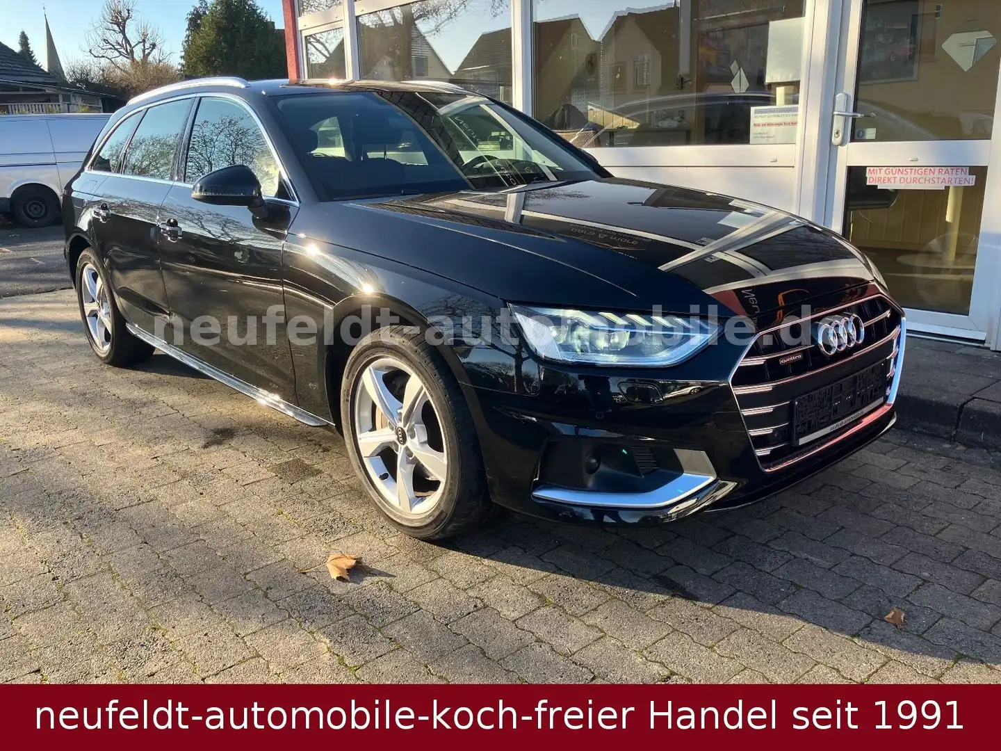 Audi A4 Avant 40 TDI quattro advanced Matrix Standhzg Schwarz - 2