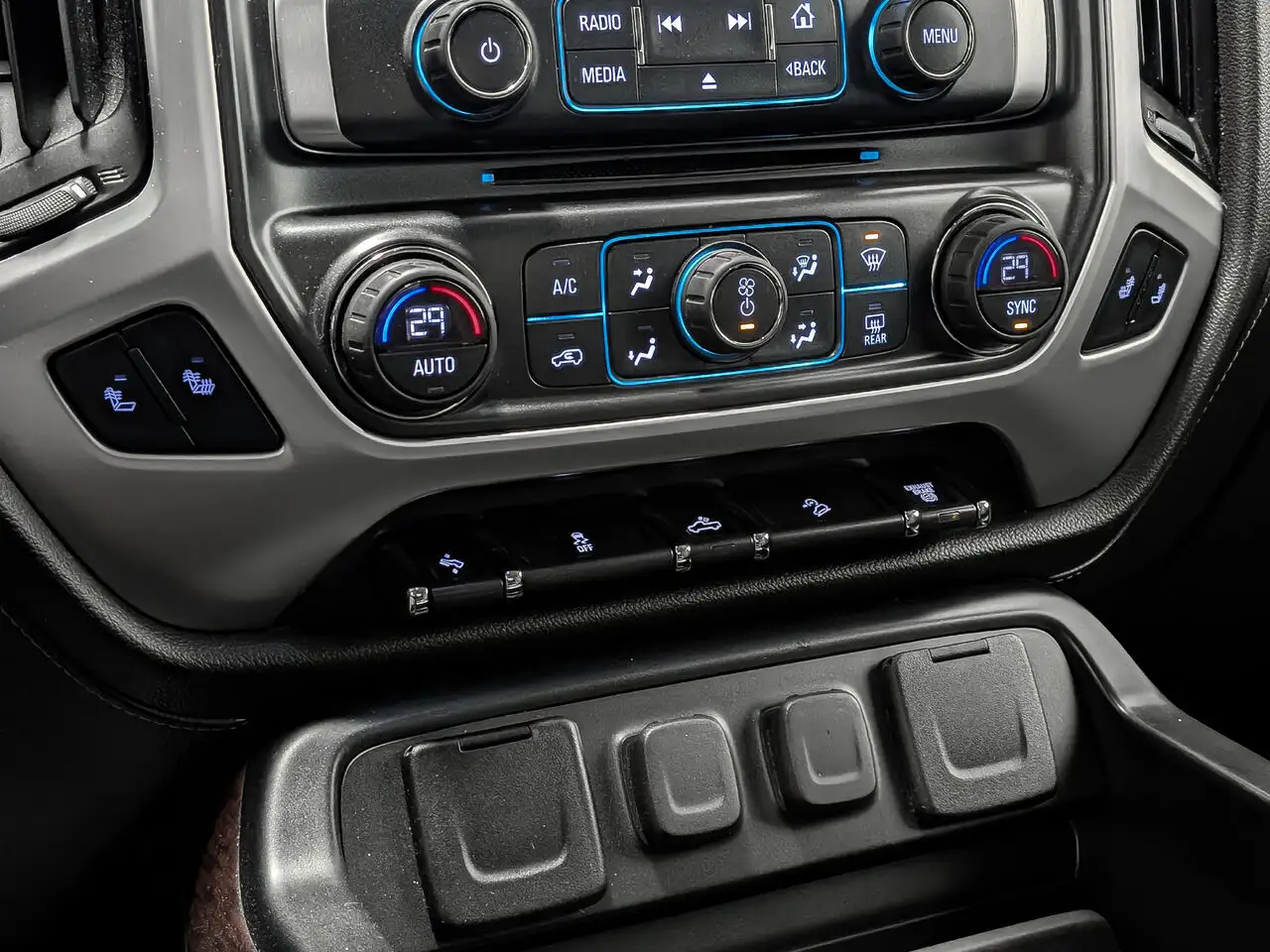 GMC Sierra 2500HD снимка GMC Sierra 2500HD