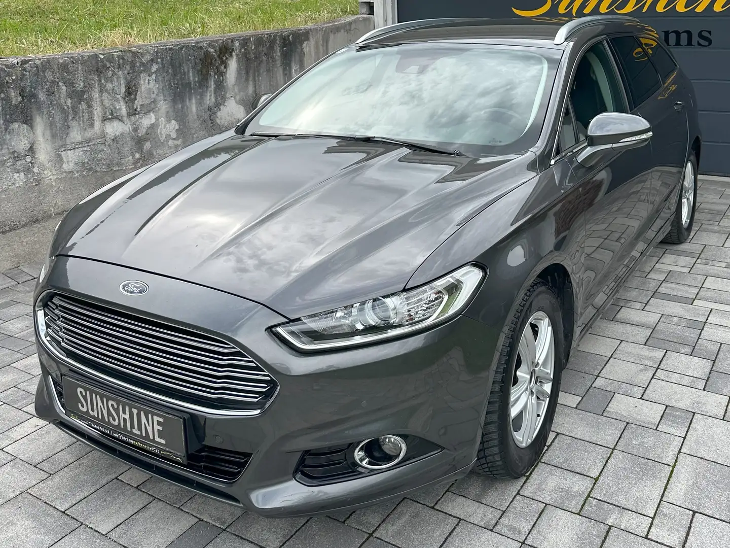 Ford Mondeo Mondeo Traveller Titanium 2,0 TDCi Titanium Grau - 1