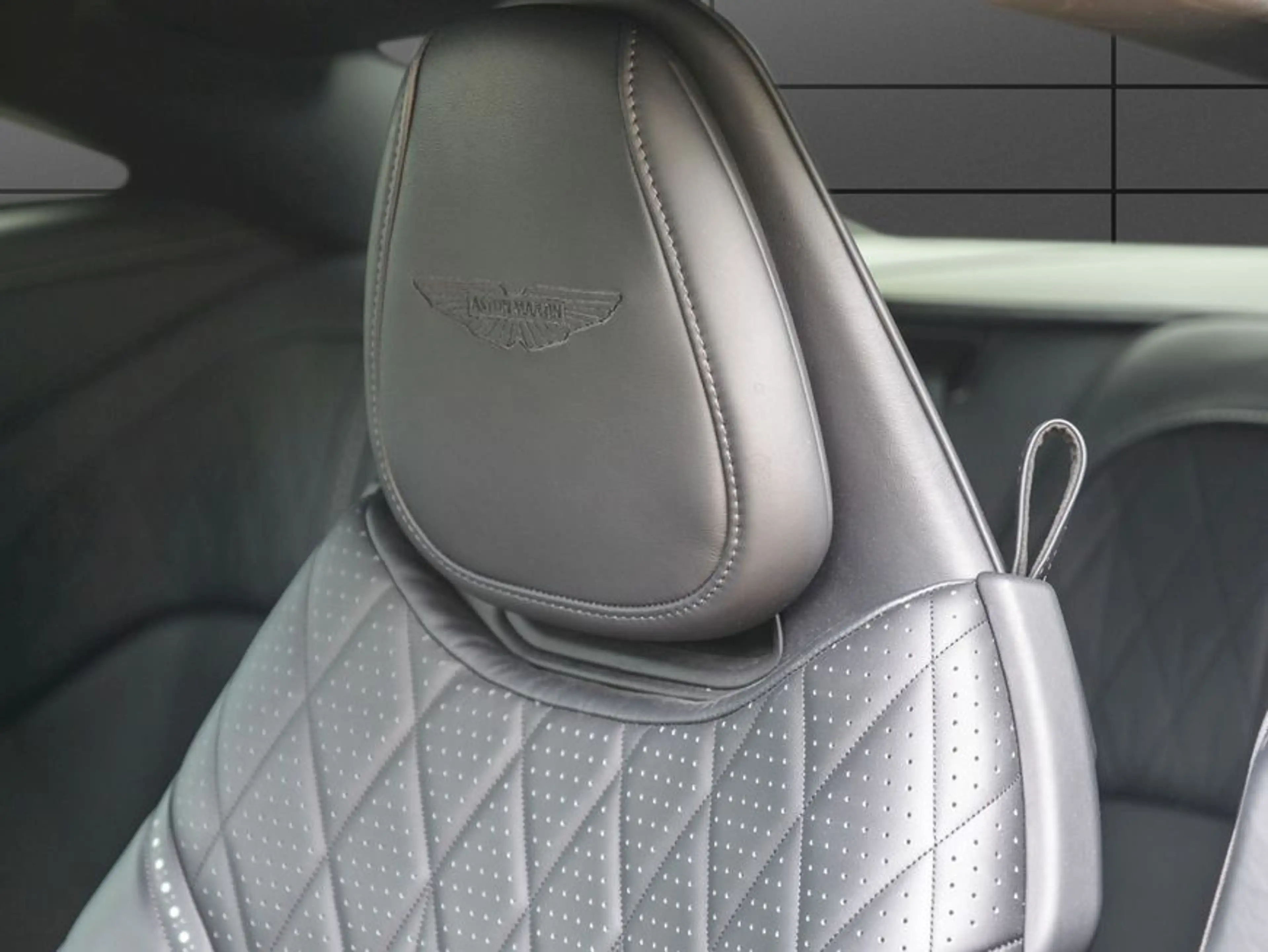 Aston Martin DB12 Coupe — photo 5