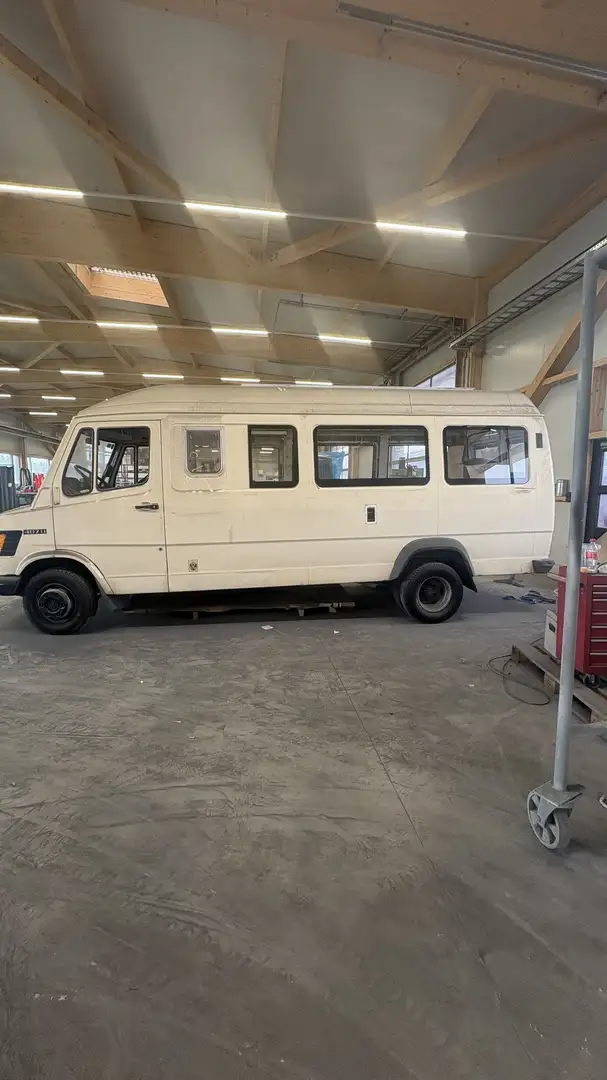 Mercedes-Benz T-Class 407D - 1