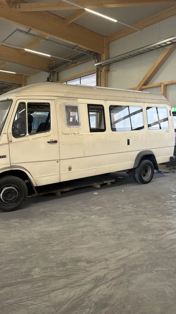 Mercedes-Benz T-Class 407D - 2