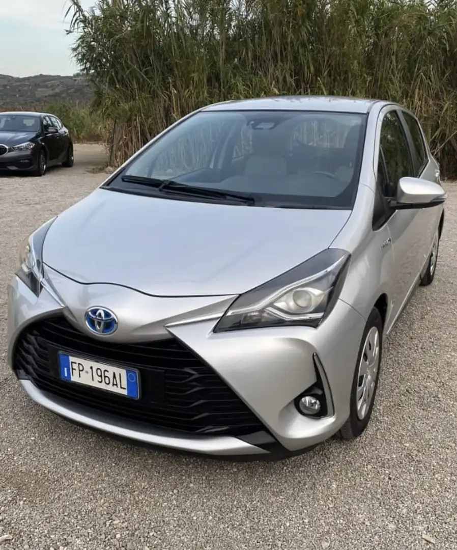 Toyota Yaris 5p 1.5h Active - 1