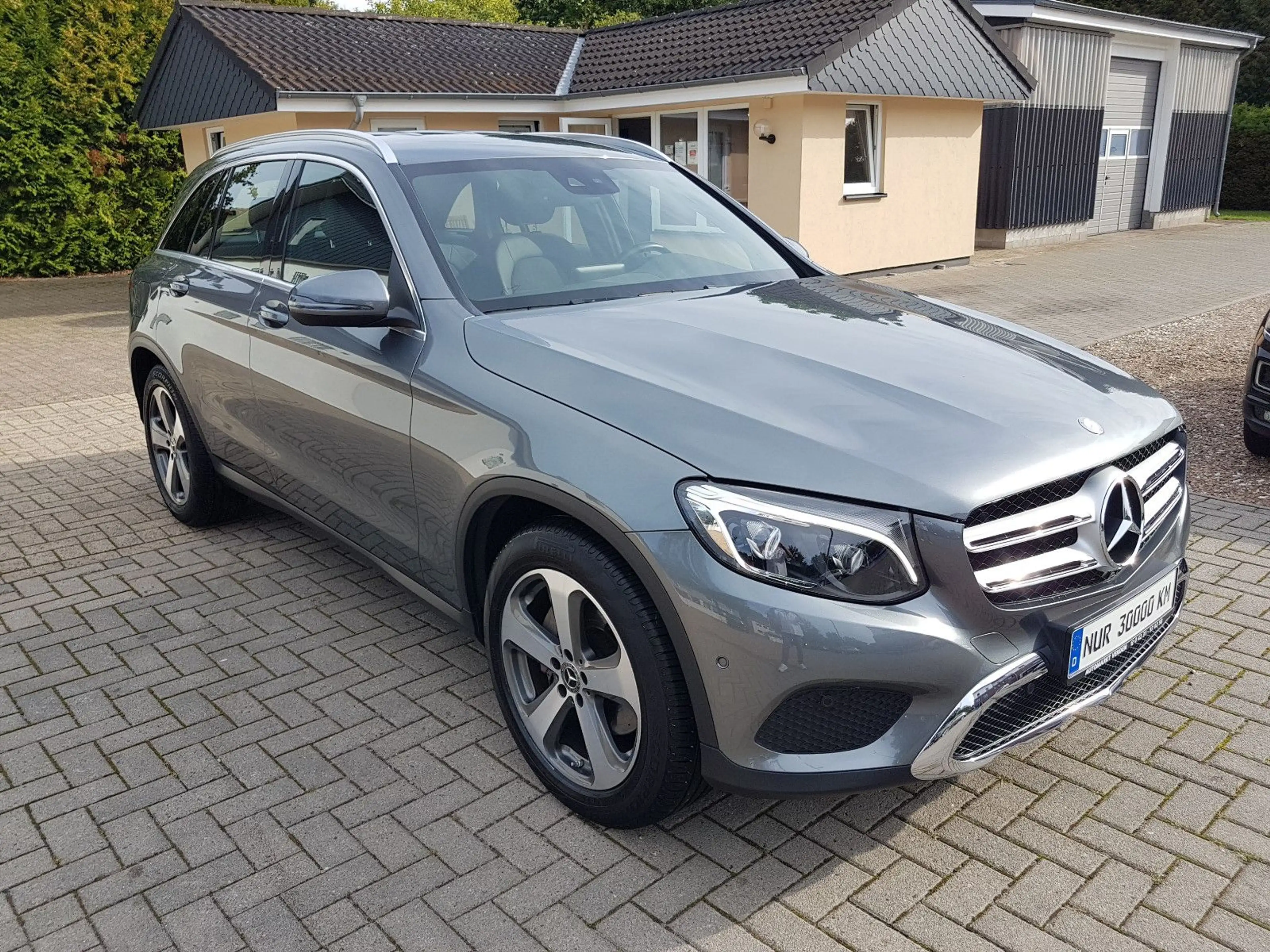 Mercedes-Benz GLC 250 d 4Matic LED AHK NAVI  AMG  nur 30000 km — photo 3