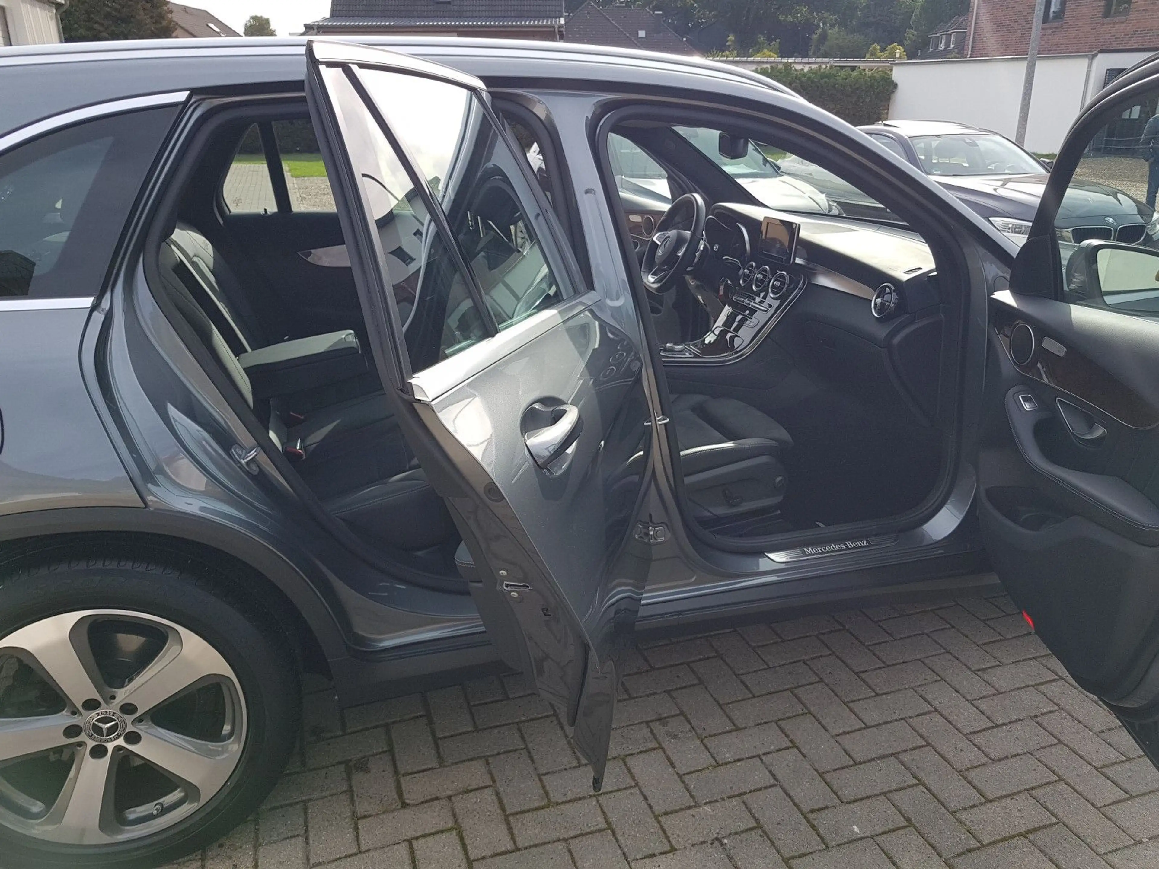 Mercedes-Benz GLC 250 d 4Matic LED AHK NAVI  AMG  nur 30000 km — photo 18