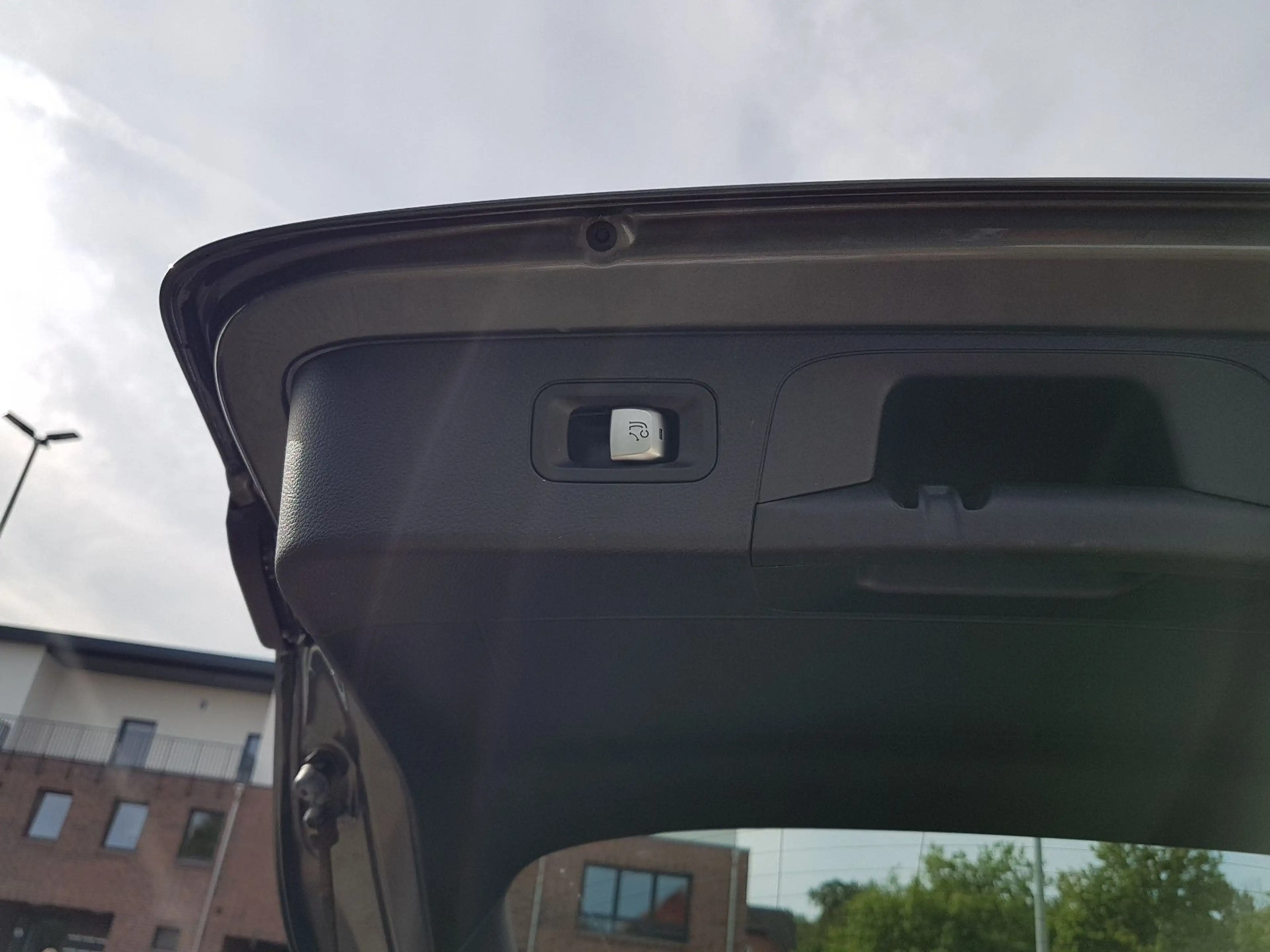 Mercedes-Benz GLC 250 d 4Matic LED AHK NAVI  AMG  nur 30000 km — photo 22