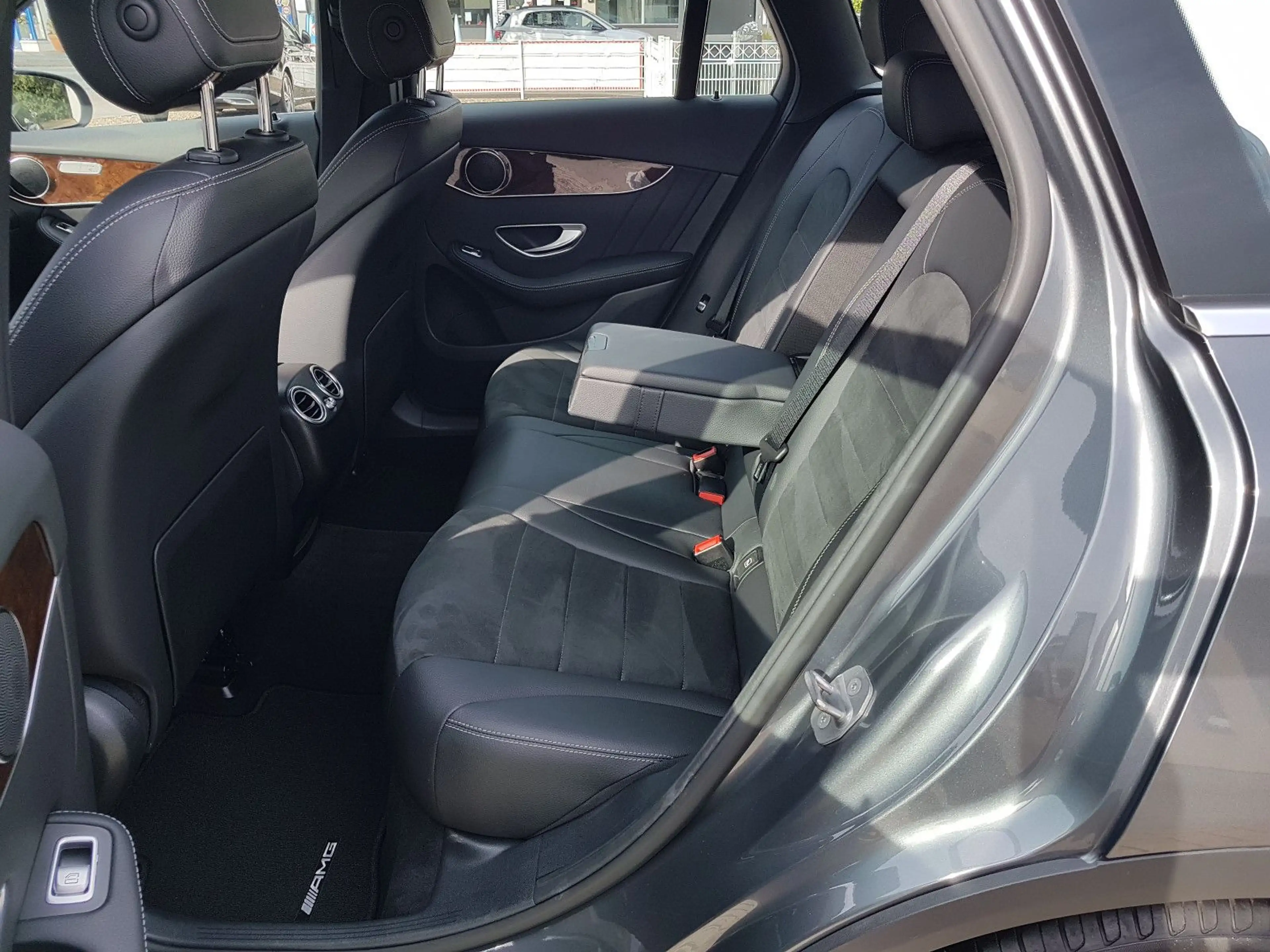 Mercedes-Benz GLC 250 d 4Matic LED AHK NAVI  AMG  nur 30000 km — photo 12