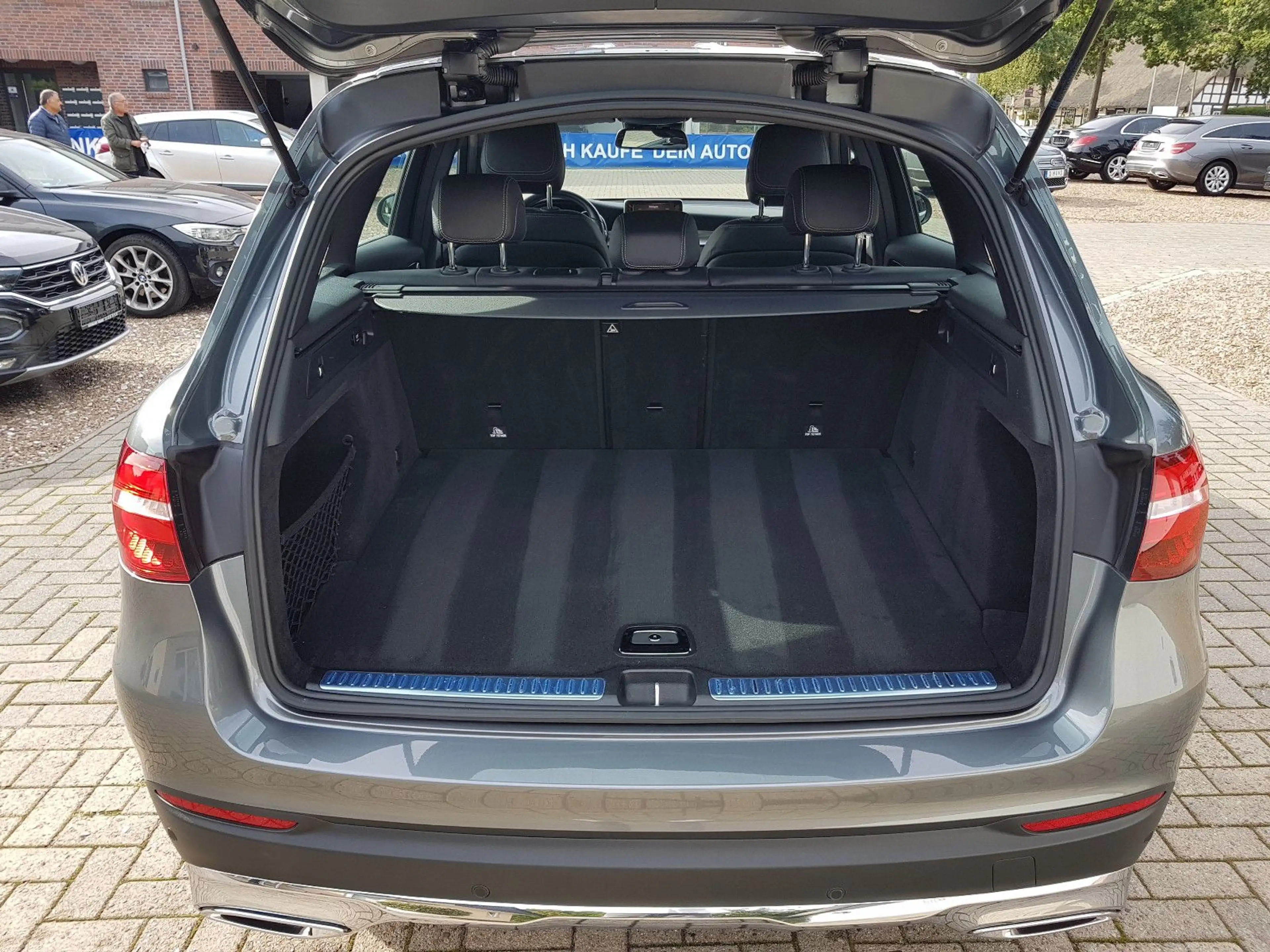 Mercedes-Benz GLC 250 d 4Matic LED AHK NAVI  AMG  nur 30000 km — photo 19